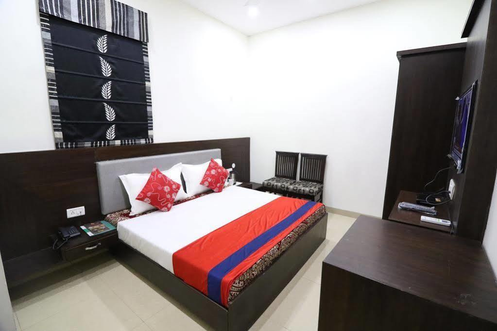 Hotel Ng Paradise Jagadhri Exterior photo